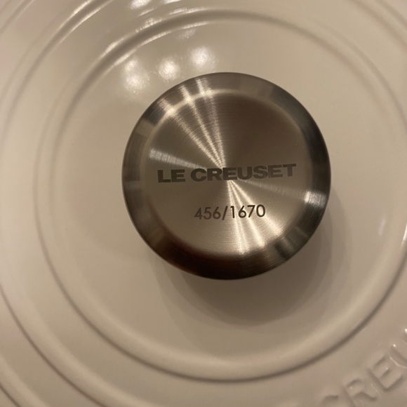 Le Creuset x HBC multistripe Special Edition 5.3L round French Oven - Picture 6 of 11